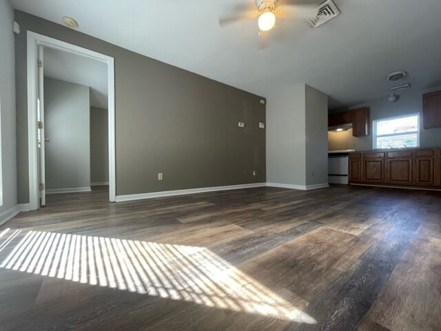 Building Photo - 207 Robbie Ln