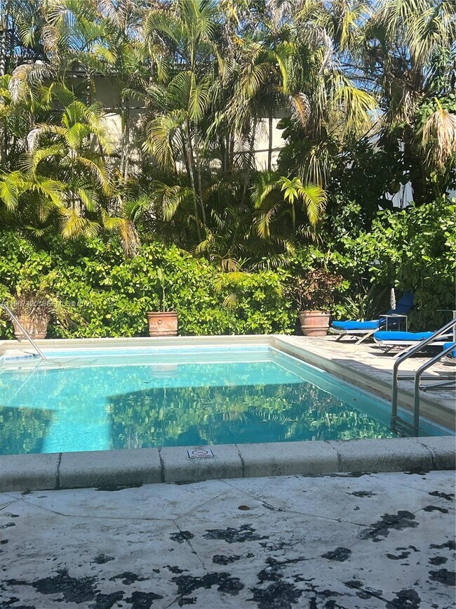 Foto del edificio - 427 Santander Ave