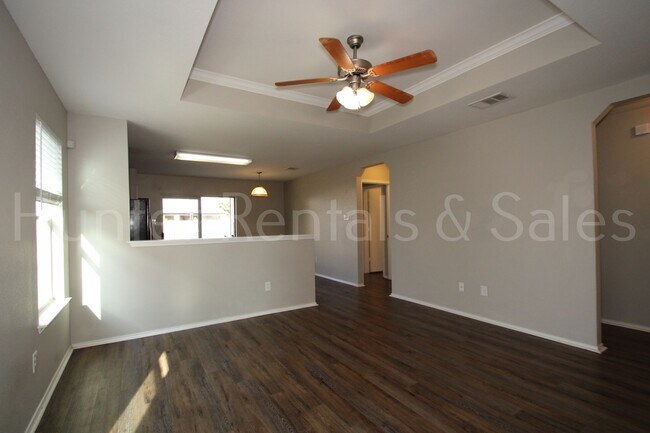 Building Photo - Modern Comfort in Meadows of Trimmier