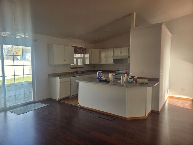 Foto del edificio - Charming 3 Bed / 2 Bath Single-Level Home in CDA – Available Now!