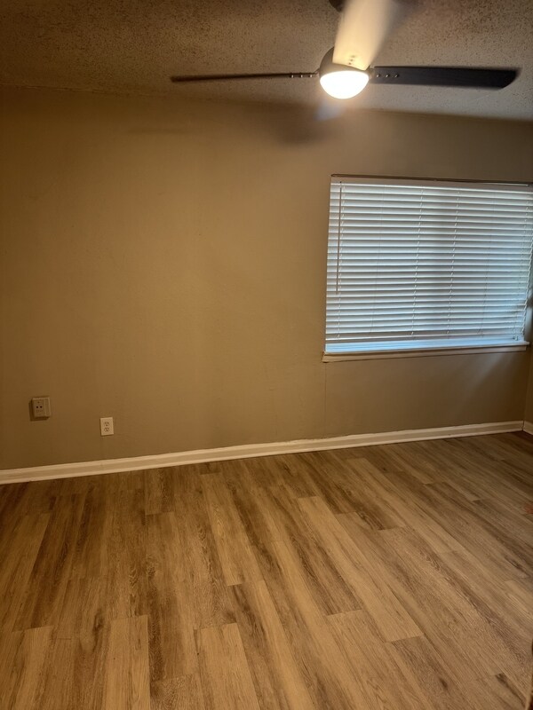 Building Photo - 3301 Willing Ave