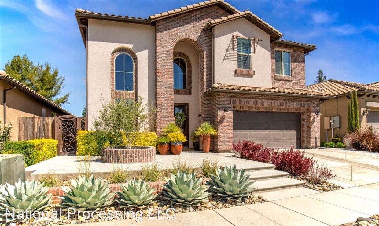 5 br, 3.5 bath House 1870 East Sage Ave House Rental in Fresno, CA