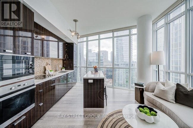 Building Photo - 32 Davenport Rd