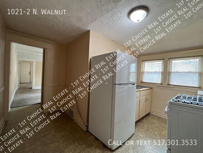 Building Photo - FREE HEAT & WATER - 1-BDR 1-BTH Apt Near L...