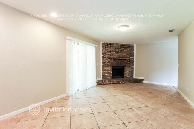 Foto del edificio - 8323 Country Creek Blvd