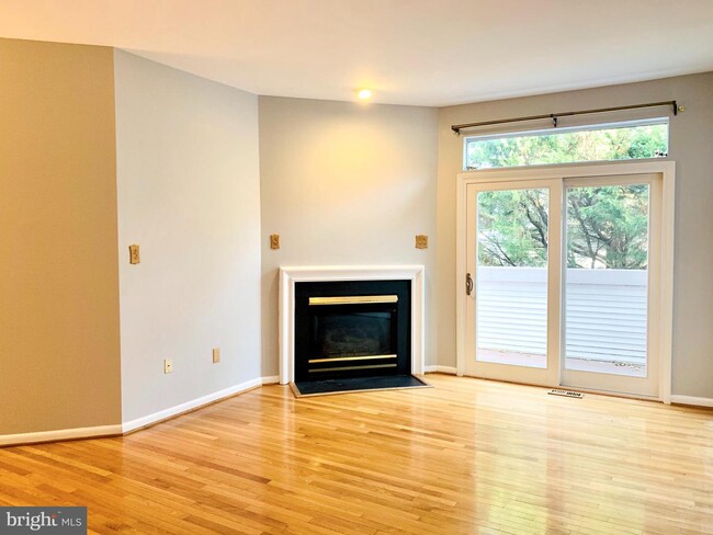Building Photo - 18164 Royal Bonnet Cir