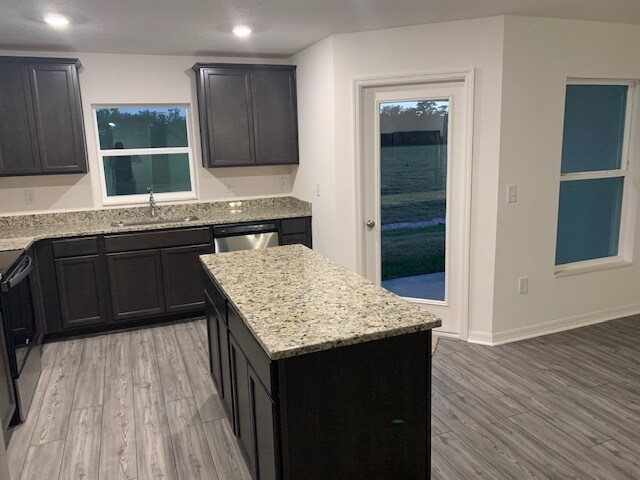 Foto del edificio - 5428 Companion Ln