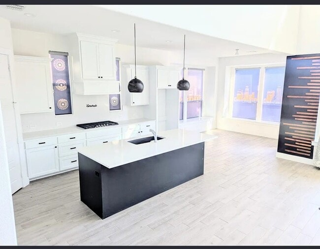 Building Photo - 749 Pentonville Ln