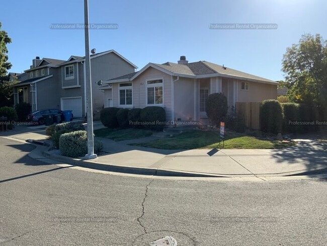 Building Photo - Your New Home Awaits: 3-Bedroom Beauty in ...