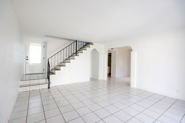 Foto del edificio - 7035 Lisa Ln