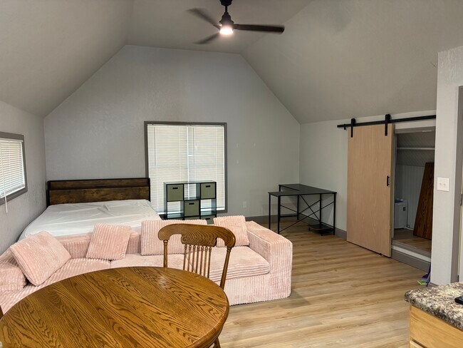 Sala de estar - 216 N Sheridan St