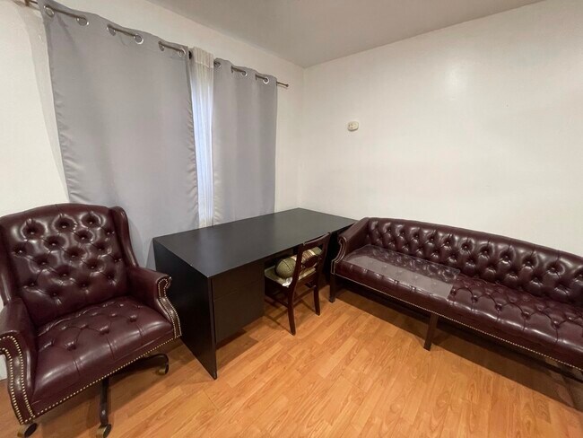 Foto del edificio - 8950 Krewstown Rd