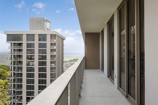 Foto del edificio - 2678 Tigertail Ave
