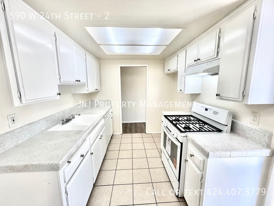 Primary Photo - 590 W 24th St