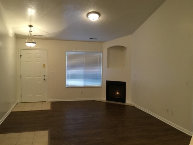 Foto del edificio - 1993 N 775 E