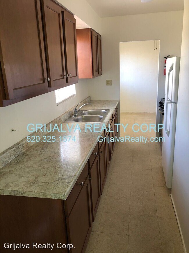 Foto del edificio - 4525 E 17th St