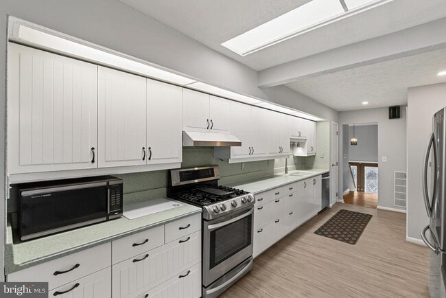 Building Photo - 8006 Woodhaven Ct