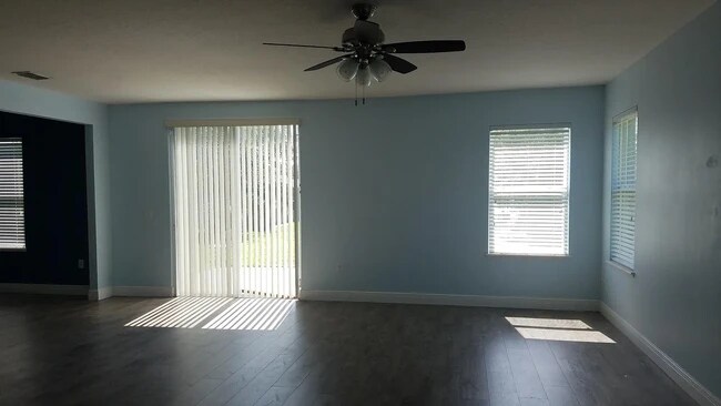 Building Photo - 1860 Soldiers Pass