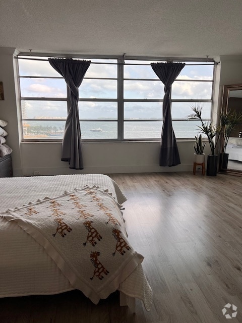 Building Photo - 905 Brickell Bay Dr