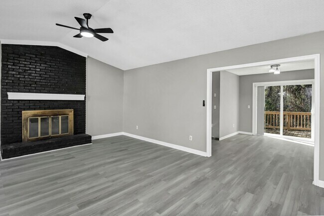 Building Photo - Beautifully Renovated 3-Bedroom Home in Columbia, SC!