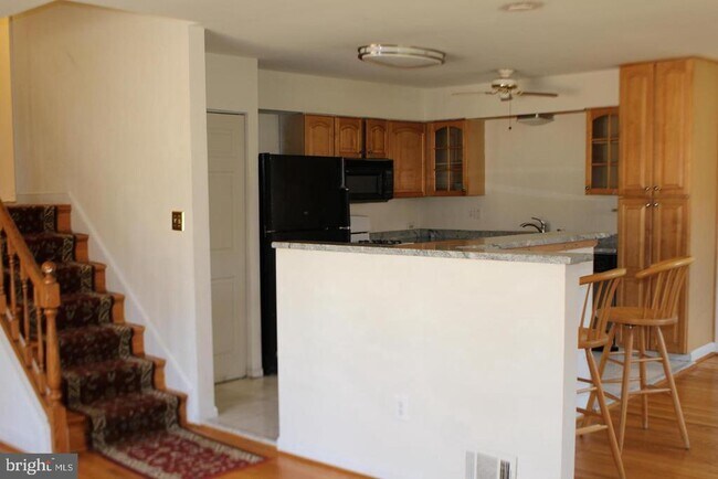 Building Photo - 6433 Downing Ct