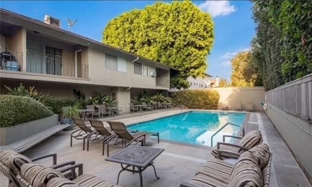 Foto del edificio - 708 W Sierra Madre Blvd