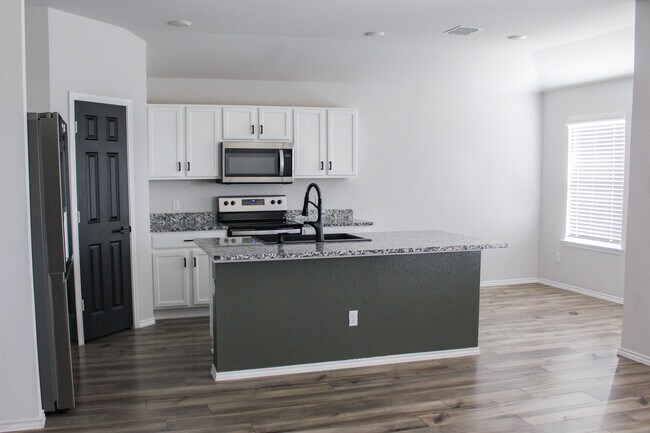 Foto del edificio - 1013 Velvet Ct