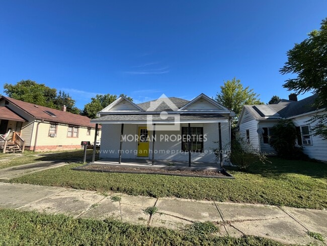 Building Photo - 1418 W 5th St
