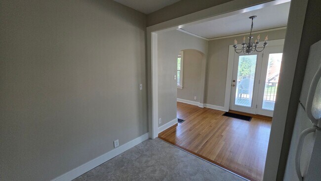 Foto del edificio - 1432 W 48th St