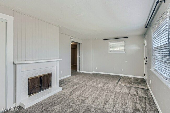 Building Photo - 3 br, 2 bath House - 30 New York Avenue