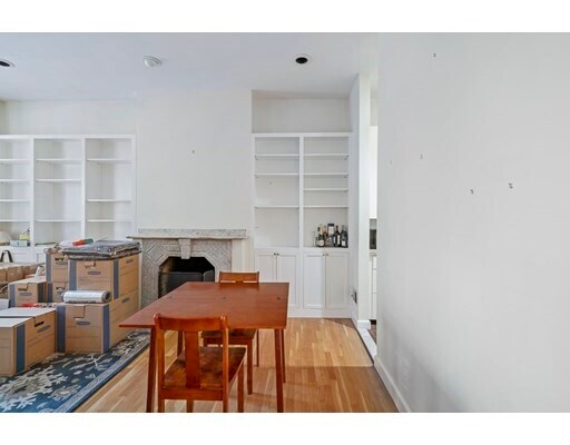 Building Photo - 54 Rutland Sq