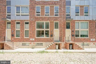Building Photo - 1309 S Woodstock St