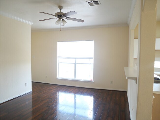 Building Photo - 6289 Wilcrest Dr