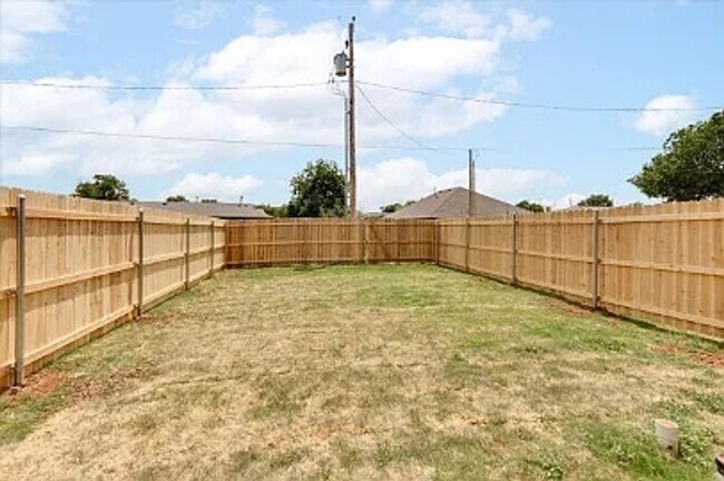 Foto del edificio - Modern 2-Bed, 2-Bath Duplex in Lawton View...