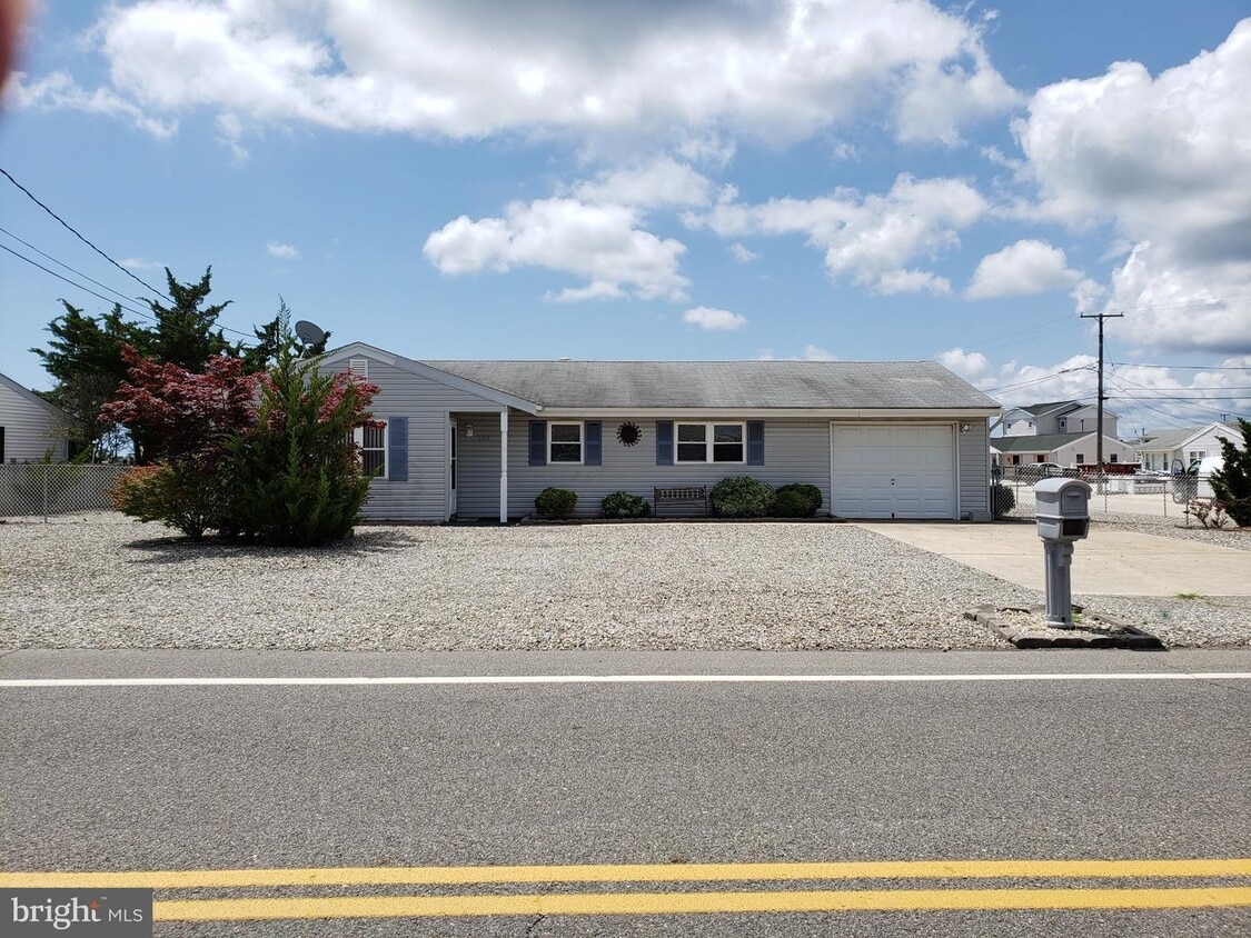 258 Bayshore Dr, Barnegat Township, NJ 08005 House Rental in Barnegat