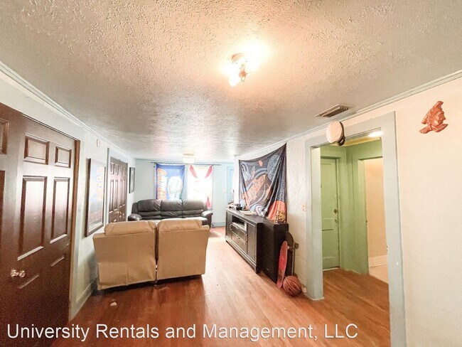 Building Photo - 5 br, 2 bath House - 2010 NW 8th Ave