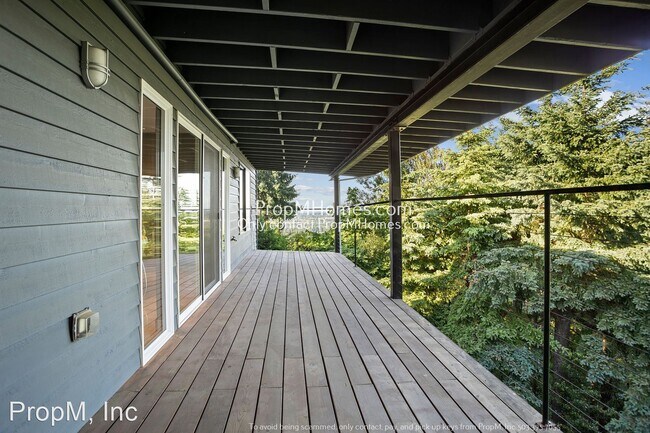Building Photo - 3 br, 2.5 bath House - 19770 Wildwood Drive