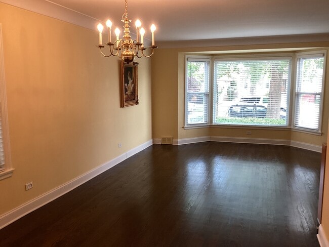 Foto del edificio - 6204 N Troy St