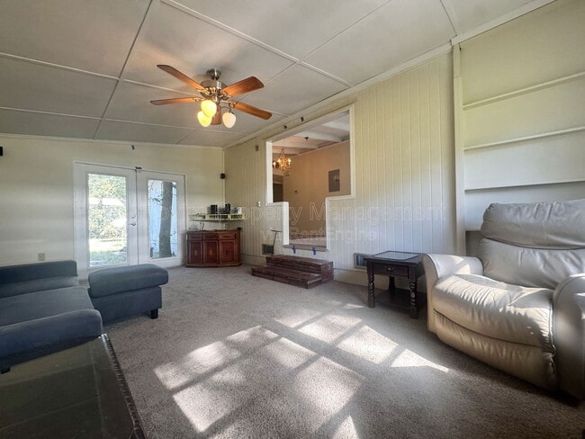 Foto del edificio - 627 E Warner St