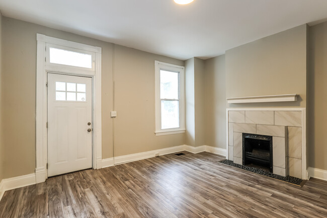 Building Photo - 3 Bedroom Cincinnati Home