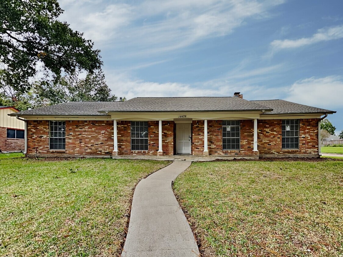 10459 Quiet Hill Rd House Rental in La Porte, TX