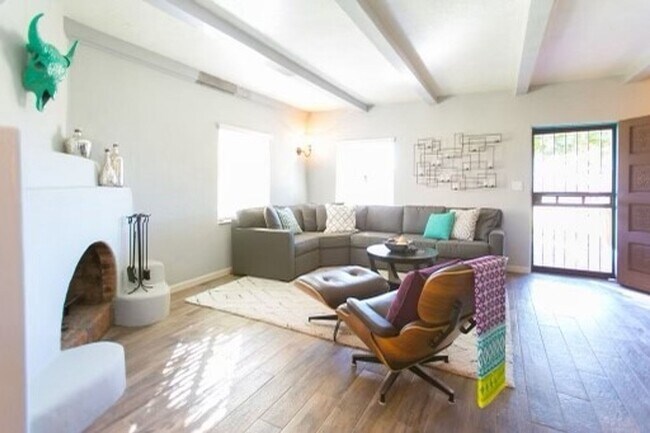 Foto del edificio - 1102 W Culver St