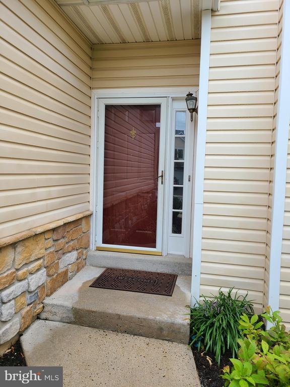 Building Photo - 121 Shoal Creek Dr