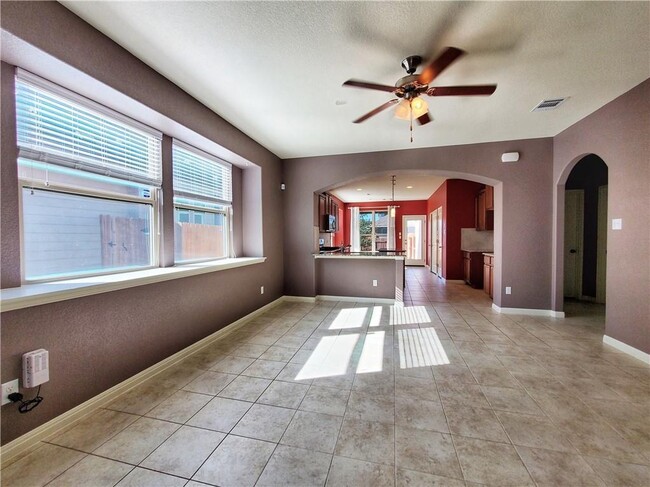 Building Photo - 405 S Brook Dr