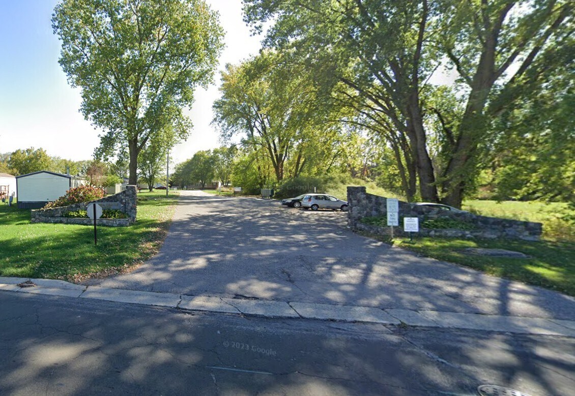 Primary Photo - 601 Wauona Trl