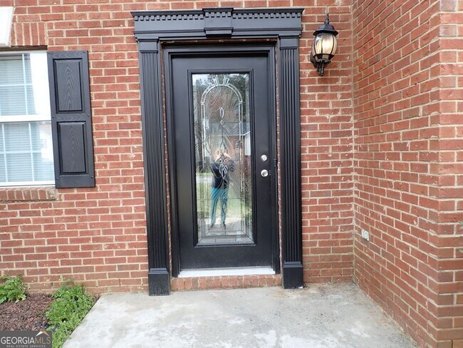 Foto del edificio - 827 Sinclair Way