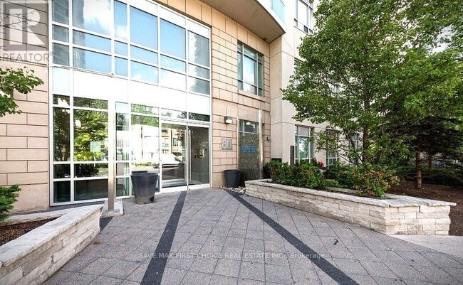 Building Photo - 80 Absolute Ave