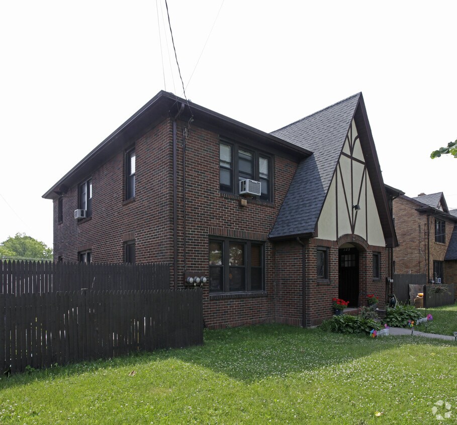 123 Willowbrook Rd, Staten Island, NY 10302 Apartments in Staten