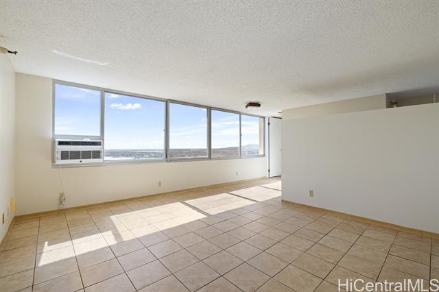 Building Photo - 1060 Kamehameha Hwy