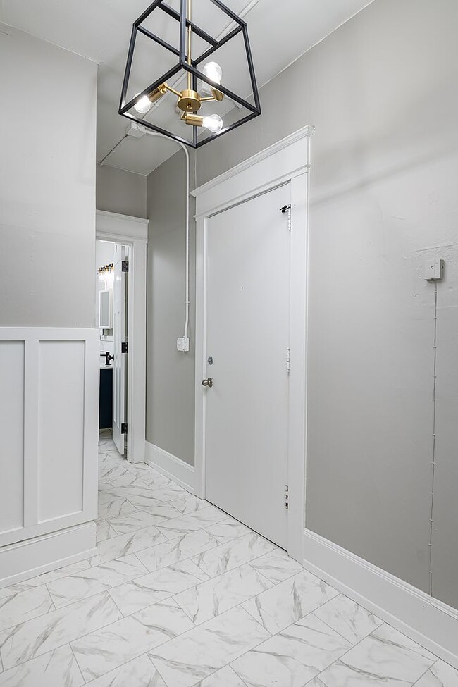 Interior Photo - Heritage Manor